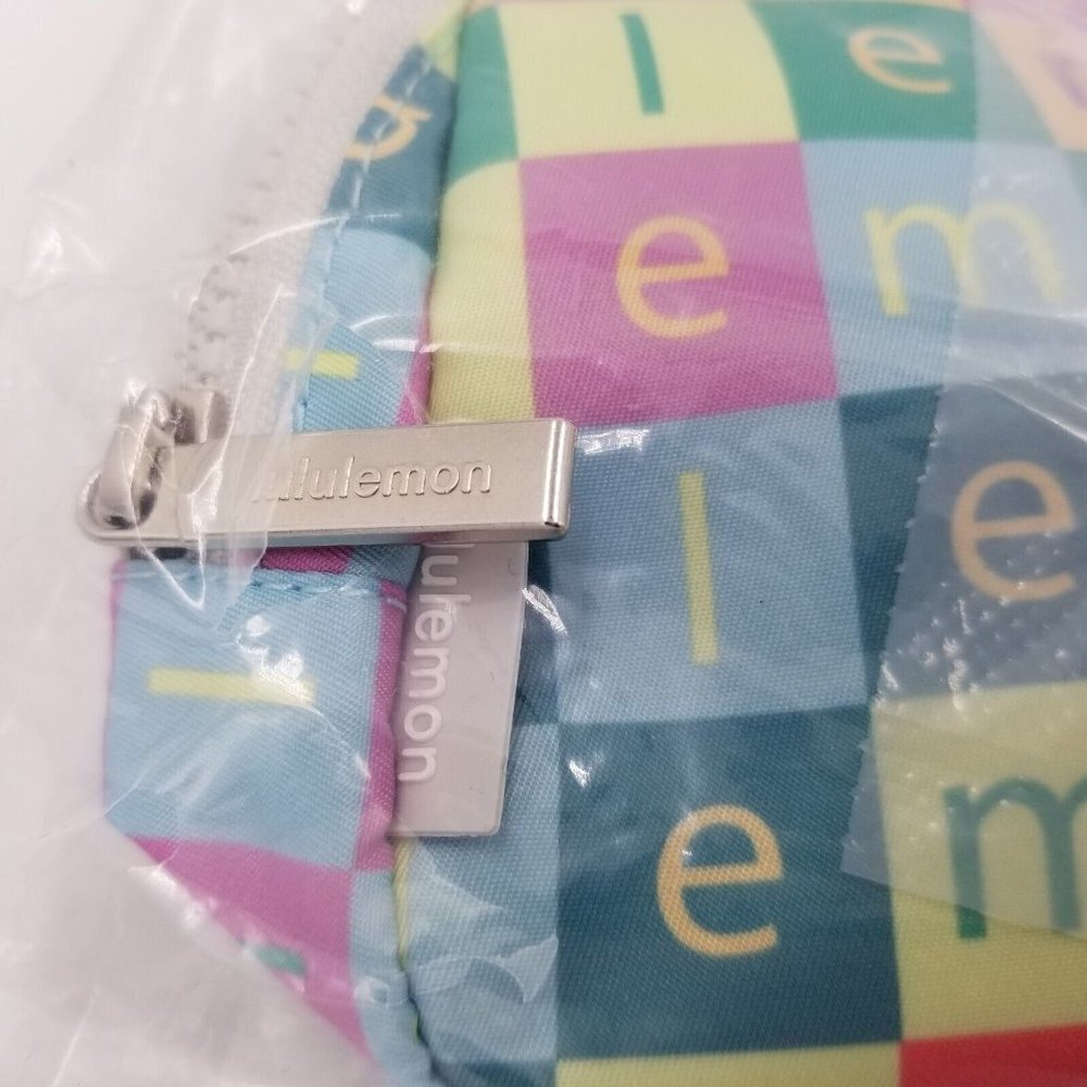 Lululemon Everywhere Belt Bag 1 L Checked Moment Mult Vapor NWT - Picture 8 of 11